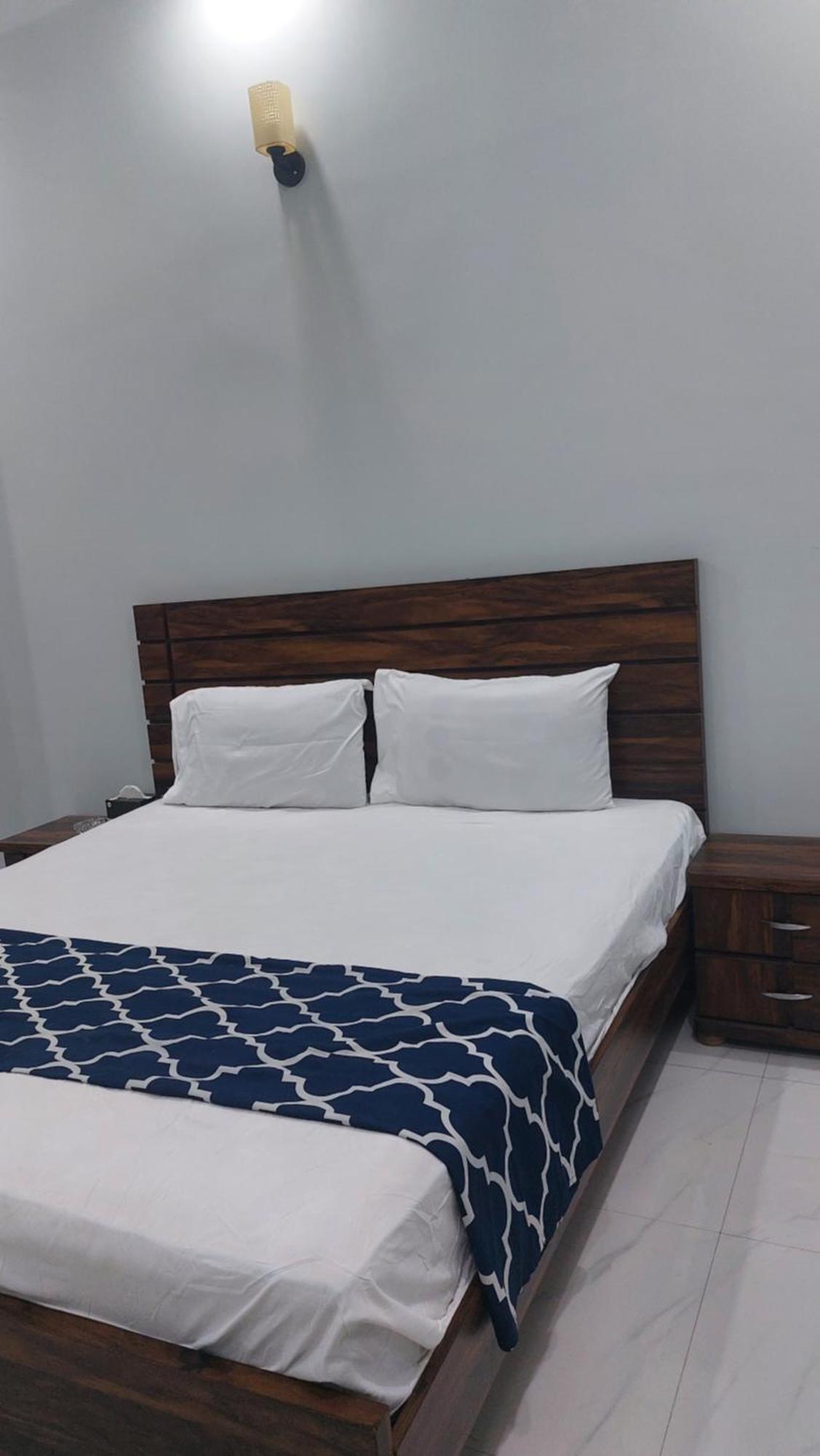 Gulshan Guest House Karachi Exteriör bild
